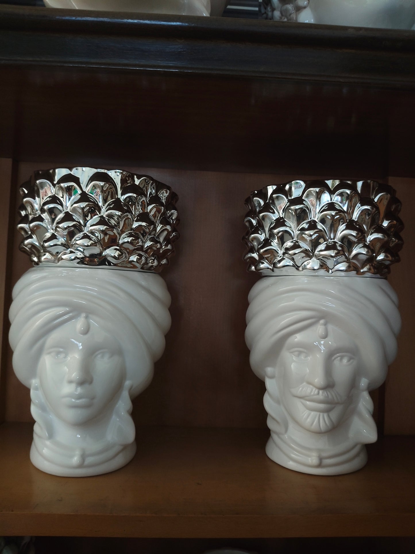 Testa di moro con pigna