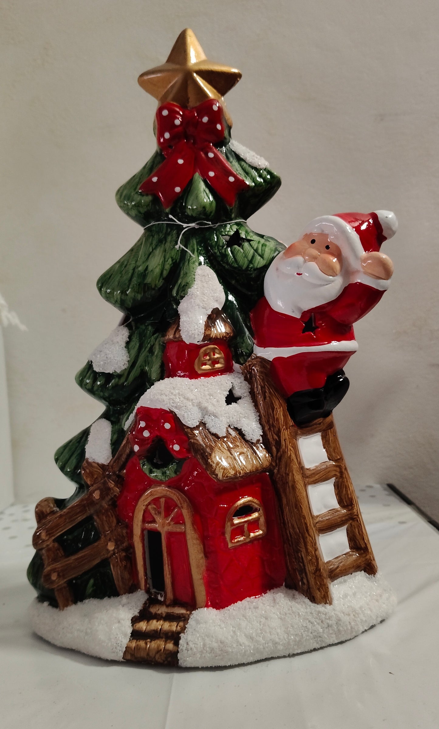 Albero di Natale in Ceramica con Babbo Natale e Luce LED – Decorazione Natalizia