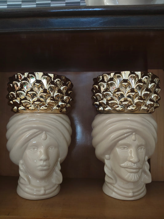 Testa di moro con pigna