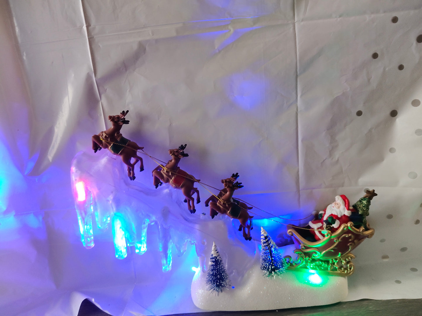 🎄 Scenario di Babbo Natale con Slitta, Renne, Musica e Luci 🎅