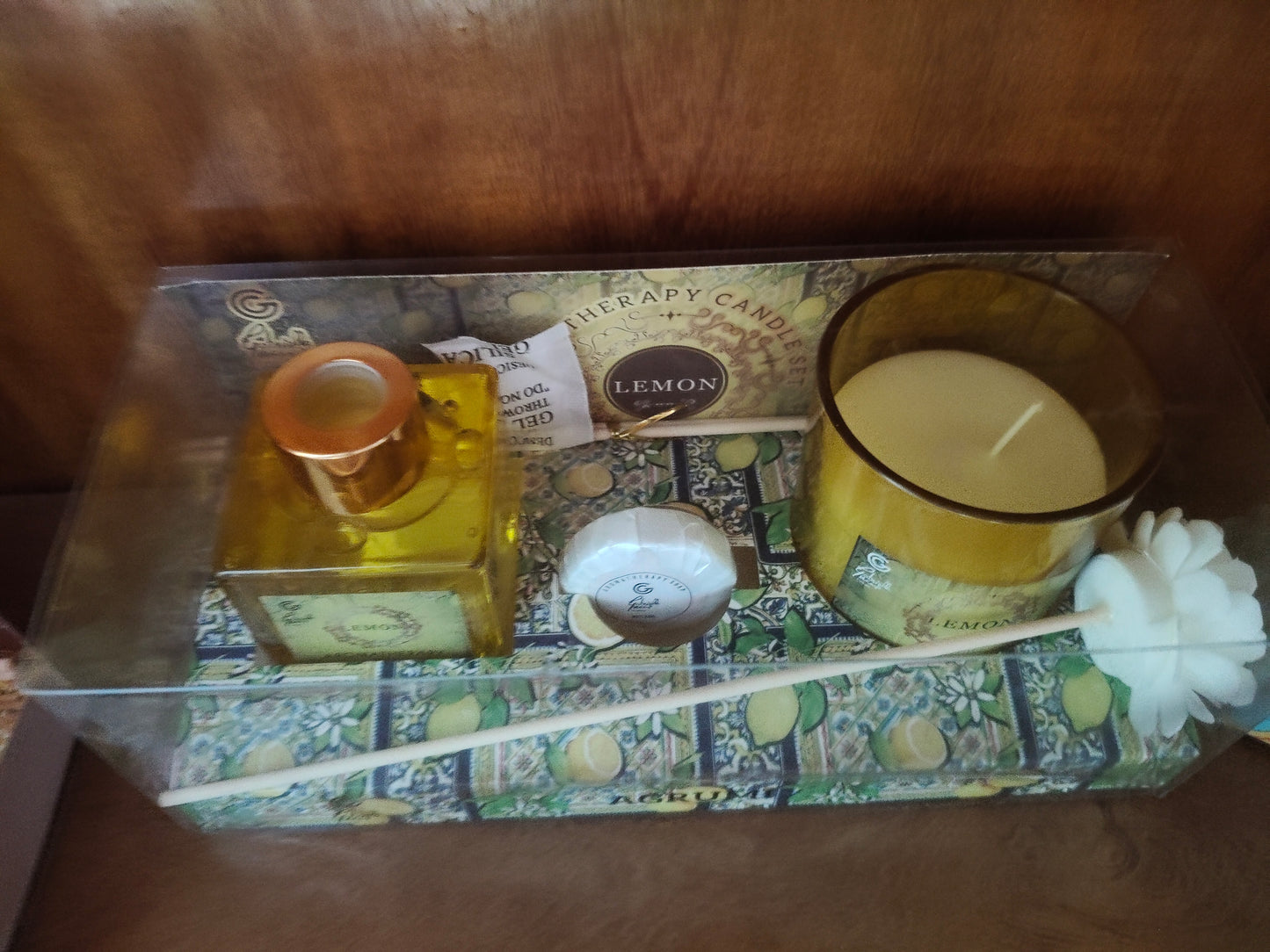 Set Profumatore per Ambiente – Candela, Saponetta e Diffusore con Bastoncini Mikado 🌸✨