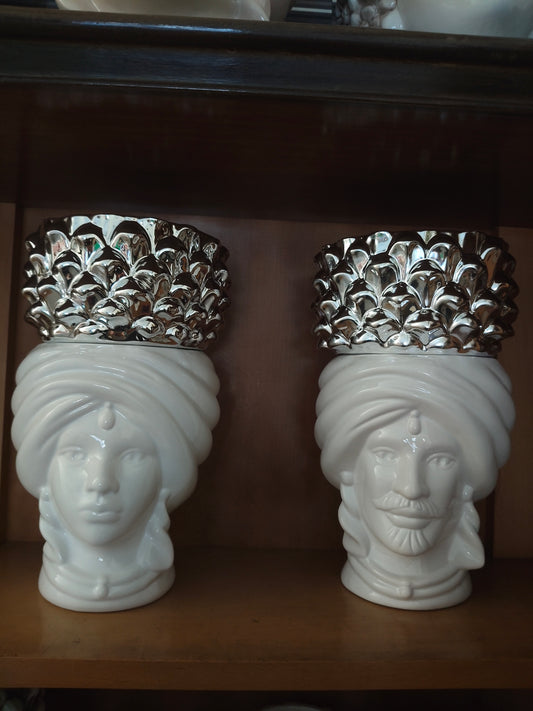 Testa di moro con pigna