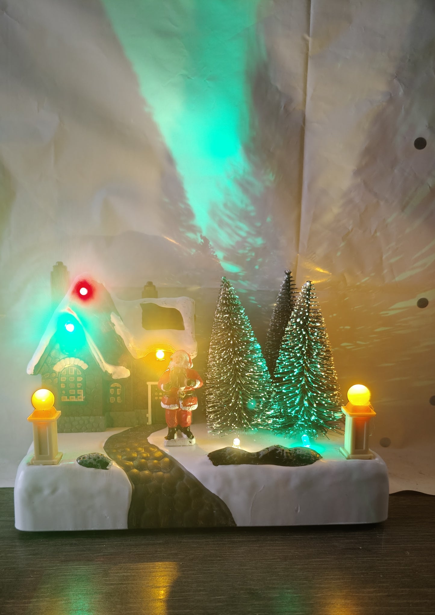 🏘️ Villaggio Natalizio con Luci e Musica 🎶✨