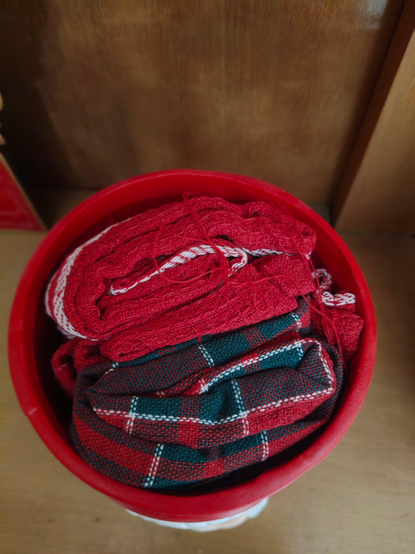 Vaso in Ceramica Rosso con 3 strofinacci Grandi